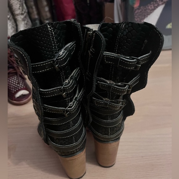 Freebird Makayla 8 Black - Picture 3 of 4